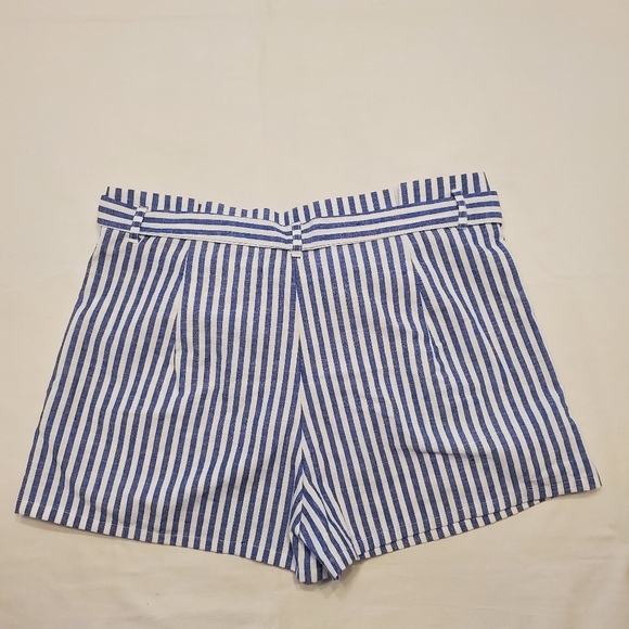 Love Tree Womens Shorts Size Medium Blue White Striped Tie Waist Paperbag Shorts - Picture 3 of 4